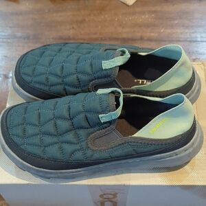 Merrell Blue and Gray Quilted Slippers